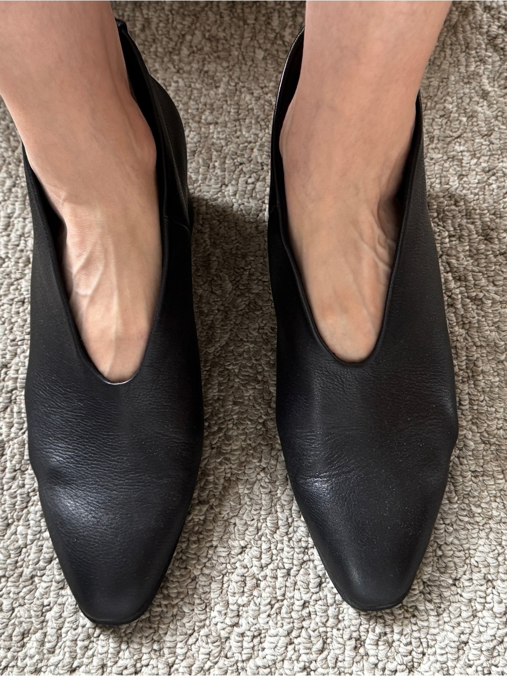 Comfy Aerosoles Black Slip-On Heels with Gold Logo